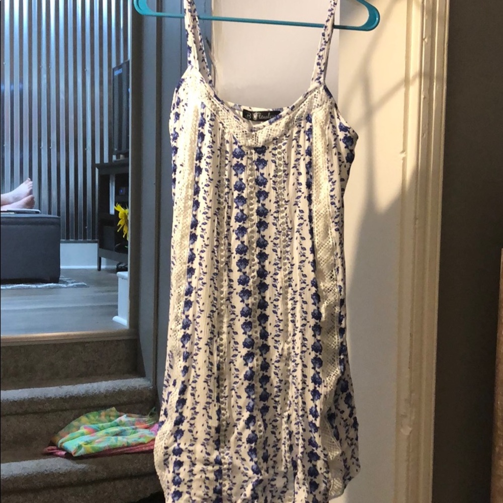 Short white dress